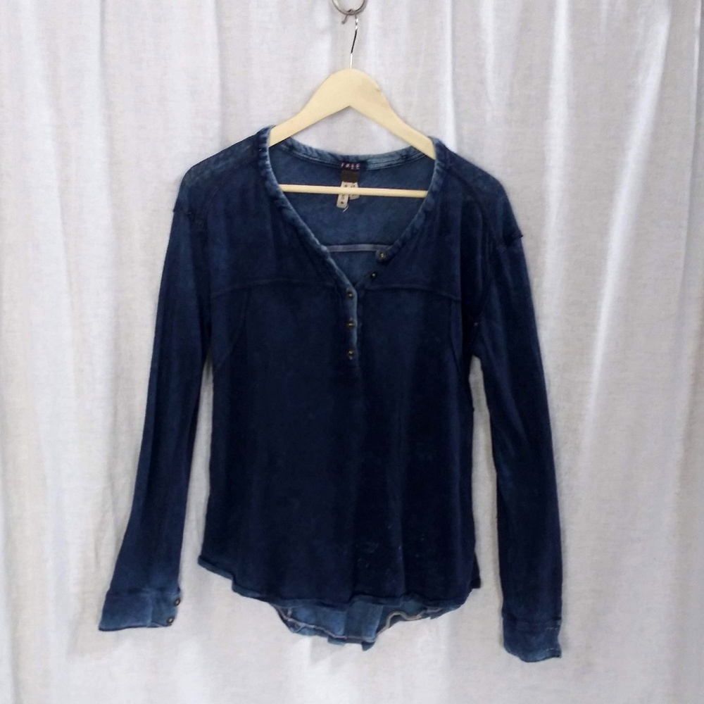 Free People Denim blue distressed long sleeve S